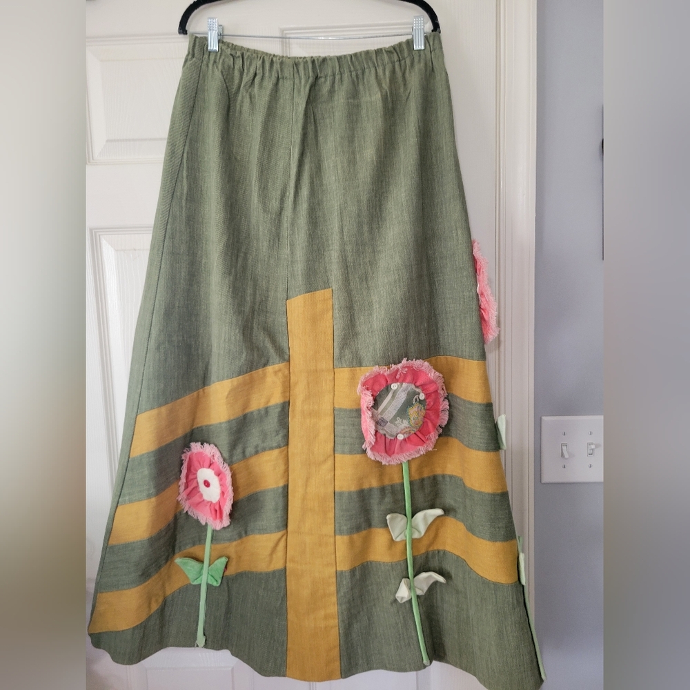 Vintage 1970s Sunflower Appliqué Maxi Skirt by Designer Chessa Davis